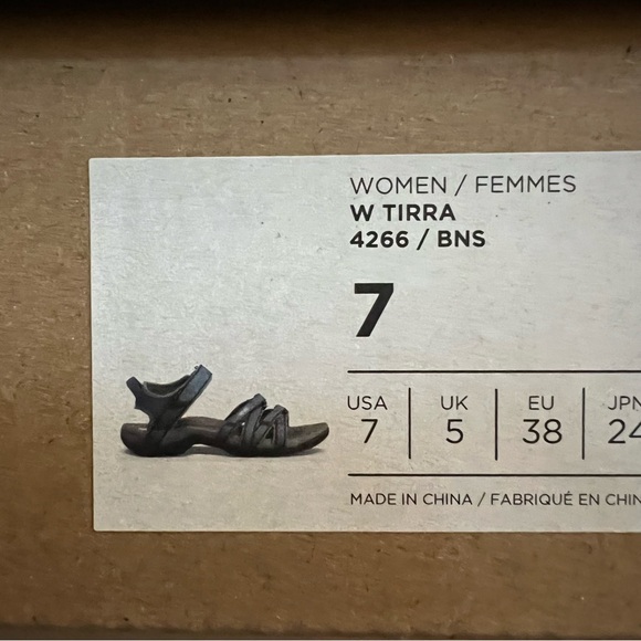New in the box Teva Tirra BNS strap adjustable sandals size 7 - Picture 7 of 8